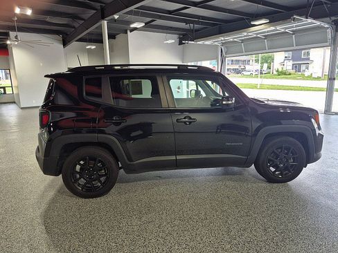 Used 2019 Jeep Renegade Altitude w/ Quick Order Package 2XM FWD image 7
