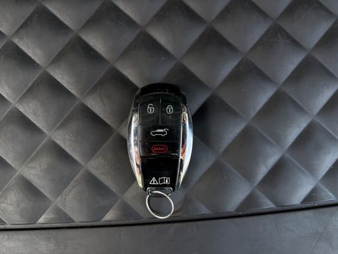 Used 2022 Bentley Bentayga AWD/4WD image 46
