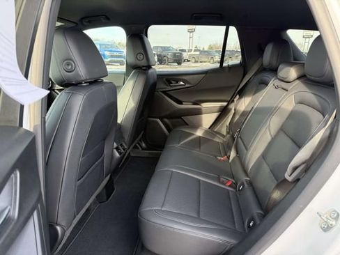 Used 2025 Chevrolet Equinox LT w/ Convenience Package II image 13