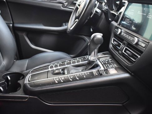 Used 2019 Porsche Macan image 22