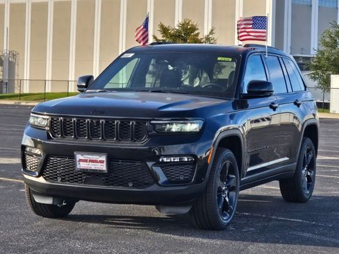 New 2025 Jeep Grand Cherokee Limited w/ Luxury Tech Group II image 3