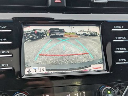 Used 2018 Toyota Camry XSE FWD image 18