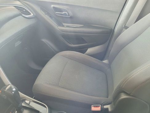 Used 2020 Chevrolet Trax LS image 24