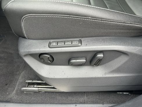 Certified 2025 Volkswagen Atlas Cross Sport SEL R-Line image 21