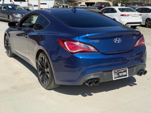 Used 2016 Hyundai Genesis Coupe 3.8 image 9
