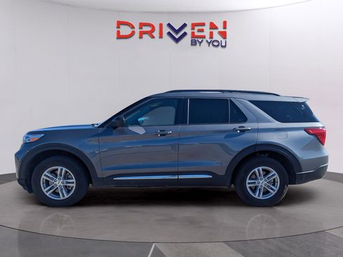 Used 2024 Ford Explorer XLT w/ Equipment Group 202A image 2