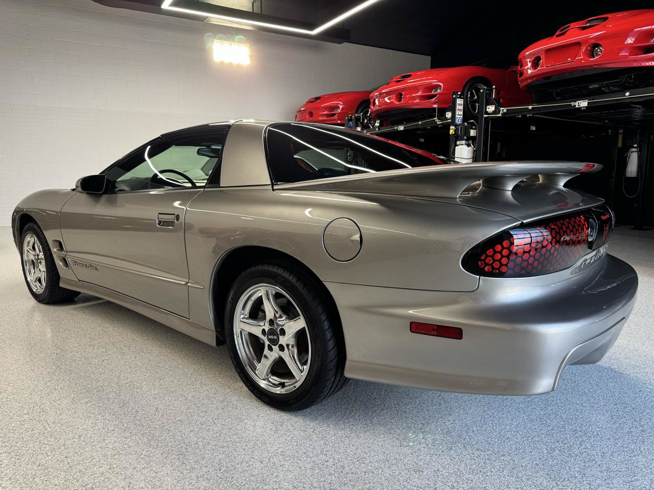 Used 2000 Pontiac Firebird Formula RWD image 10