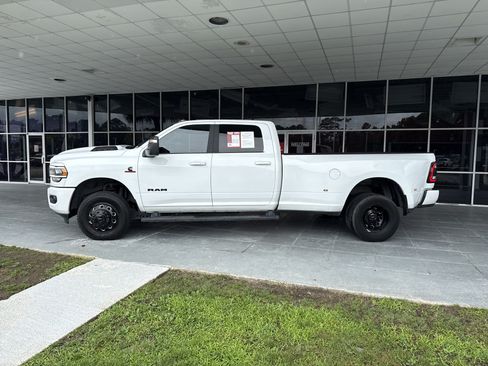 Used 2024 RAM 3500 Laramie w/ Night Edition AWD/4WD image 6