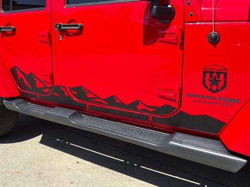 Used 2018 Jeep Wrangler Unlimited Sahara image 14