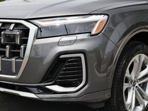 Certified 2025 Audi Q7 2.0T Premium w/ Convenience Package AWD/4WD image 14