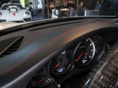 Used 2015 Porsche 911 Turbo S image 24