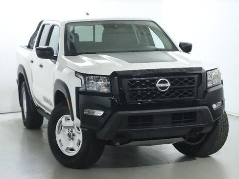 Certified 2024 Nissan Frontier SV w/ Hardbody Edition AWD/4WD image 2