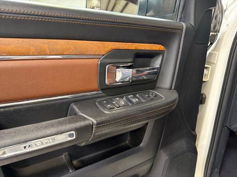 Used 2017 RAM 3500 Laramie Longhorn image 17