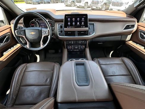 Used 2021 Chevrolet Tahoe High Country w/ Premium Package AWD/4WD image 32