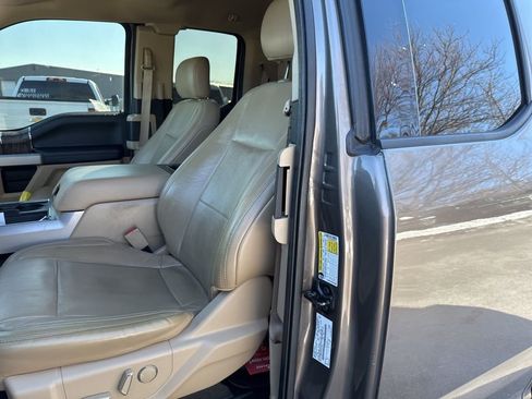 Used 2019 Ford F250 Lariat w/ Lariat Value Package image 11