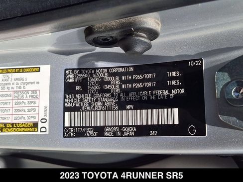 Used 2023 Toyota 4Runner SR5 AWD/4WD image 25
