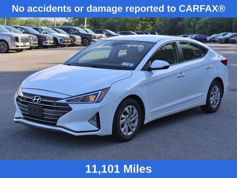 Used 2020 Hyundai Elantra SE FWD image 3