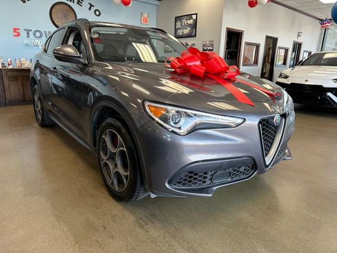 Used 2018 Alfa Romeo Stelvio Sport w/ Quick Order Package 22J Sport image 2