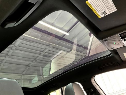 Used 2022 Volkswagen ID.4 Pro S w/ Gradient Package image 24