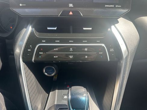 Used 2021 Toyota Venza Limited w/ Advanced Technology Package AWD/4WD image 17
