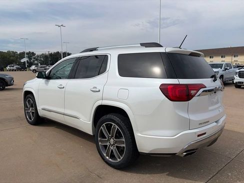 Used 2017 GMC Acadia Denali w/ Technology Package FWD image 5