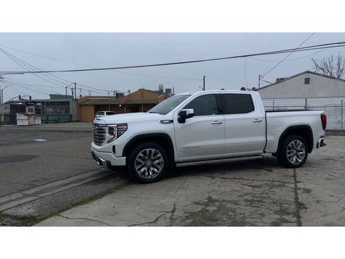 Used 2022 GMC Sierra 1500 Denali w/ Denali Reserve Package image 7