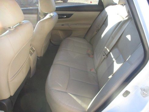 Used 2016 Nissan Altima 2.5 SL w/ 2.5 Technology Package image 10