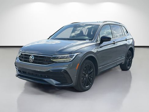 Used 2022 Volkswagen Tiguan SE R-Line FWD image 7