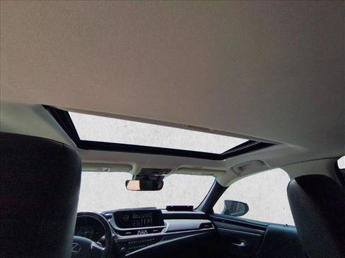 Used 2020 Lexus ES 350 w/ Premium Package FWD image 17