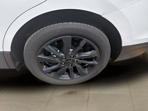 Used 2023 Chevrolet Equinox RS AWD/4WD image 9