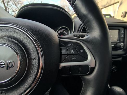 Used 2018 Jeep Compass Sport w/ Cold Weather Group image 18