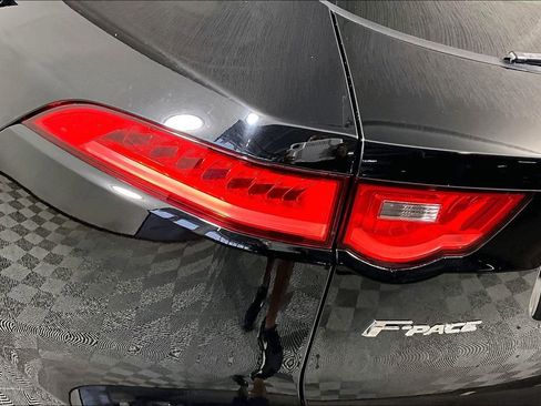 Used 2019 Jaguar F-PACE Prestige AWD/4WD image 28