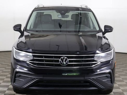 Used 2022 Volkswagen Tiguan SE FWD image 11