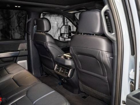 Used 2025 Ford F450 Platinum w/ FX4 Off-Road Package image 19