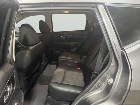 Used 2019 Nissan Rogue SV w/ Sun & Sound Touring Package image 12