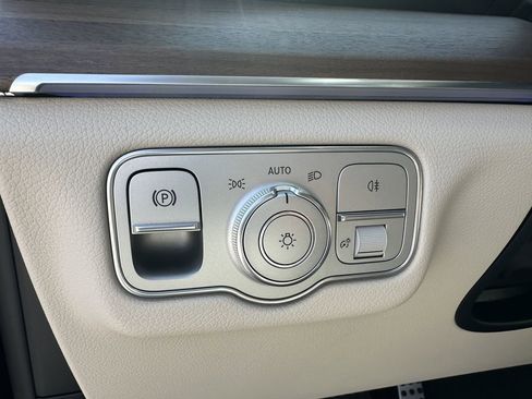 New 2026 Mercedes-Benz GLS 450 4MATIC image 37