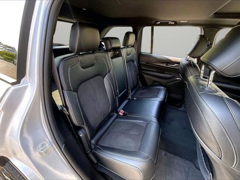 Certified 2023 Jeep Grand Cherokee Altitude AWD/4WD image 25