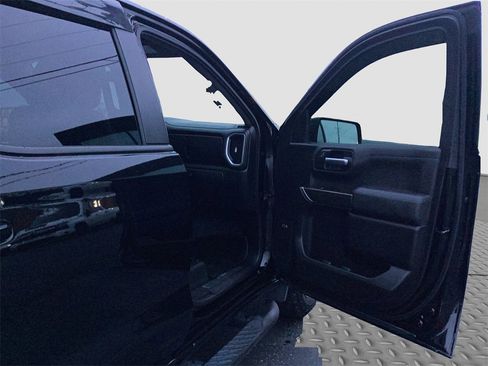 Used 2019 Chevrolet Silverado 1500 RST image 32