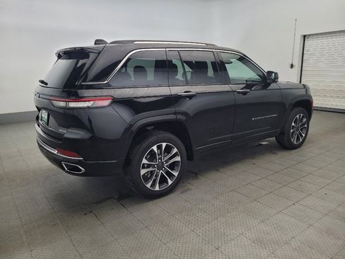 Used 2022 Jeep Grand Cherokee Overland w/ Luxury Tech Group IV AWD/4WD image 10