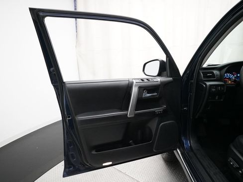 Used 2016 Toyota 4Runner Limited AWD/4WD image 29
