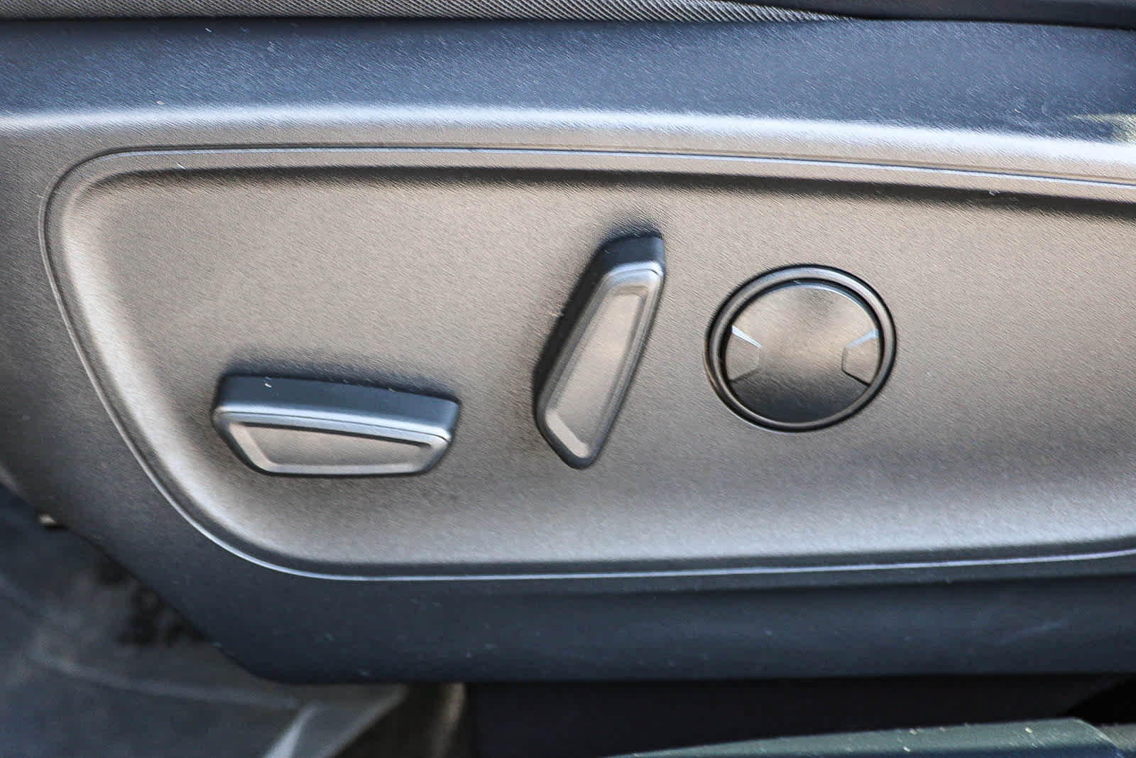 Used 2025 Ford Escape ST-Line FWD image 20