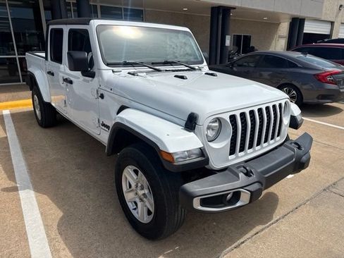 Used 2022 Jeep Gladiator Sport AWD/4WD image 1