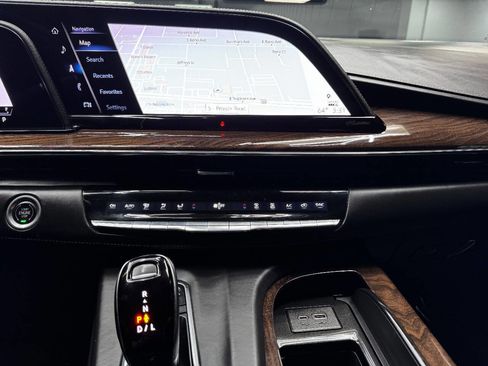 Used 2022 Cadillac Escalade Sport Platinum w/ Heavy-Duty Trailer Package image 23