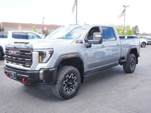 Used 2024 GMC Sierra 2500 AT4X AWD/4WD image 4