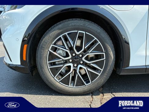 Used 2024 Ford Mustang Mach-E Premium AWD/4WD image 26