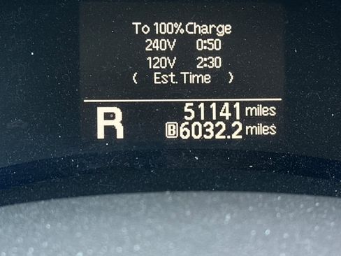 Used 2011 Nissan Leaf w/ Eco Design Pkg image 21