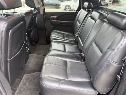 Used 2007 Chevrolet Avalanche LTZ w/ LTZ Preferred Equipment Group image 24