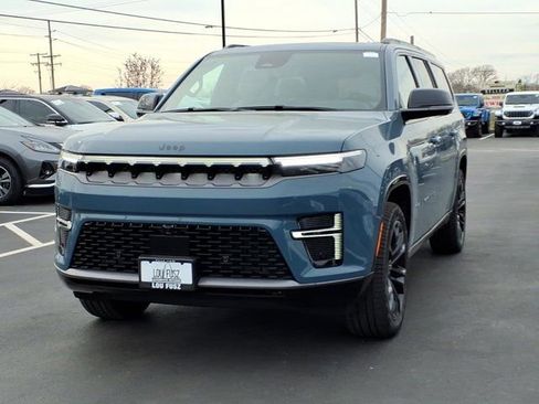 New 2026 Jeep Grand Wagoneer L Summit AWD/4WD image 2
