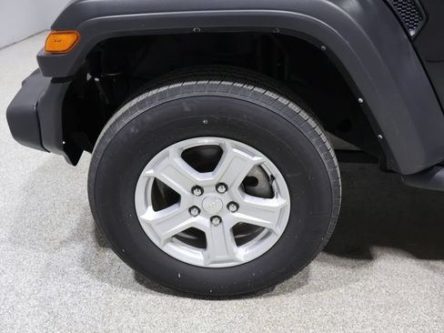 Used 2022 Jeep Wrangler Unlimited Sport AWD/4WD image 8