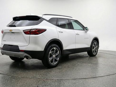 Used 2025 Chevrolet Blazer LT FWD image 9